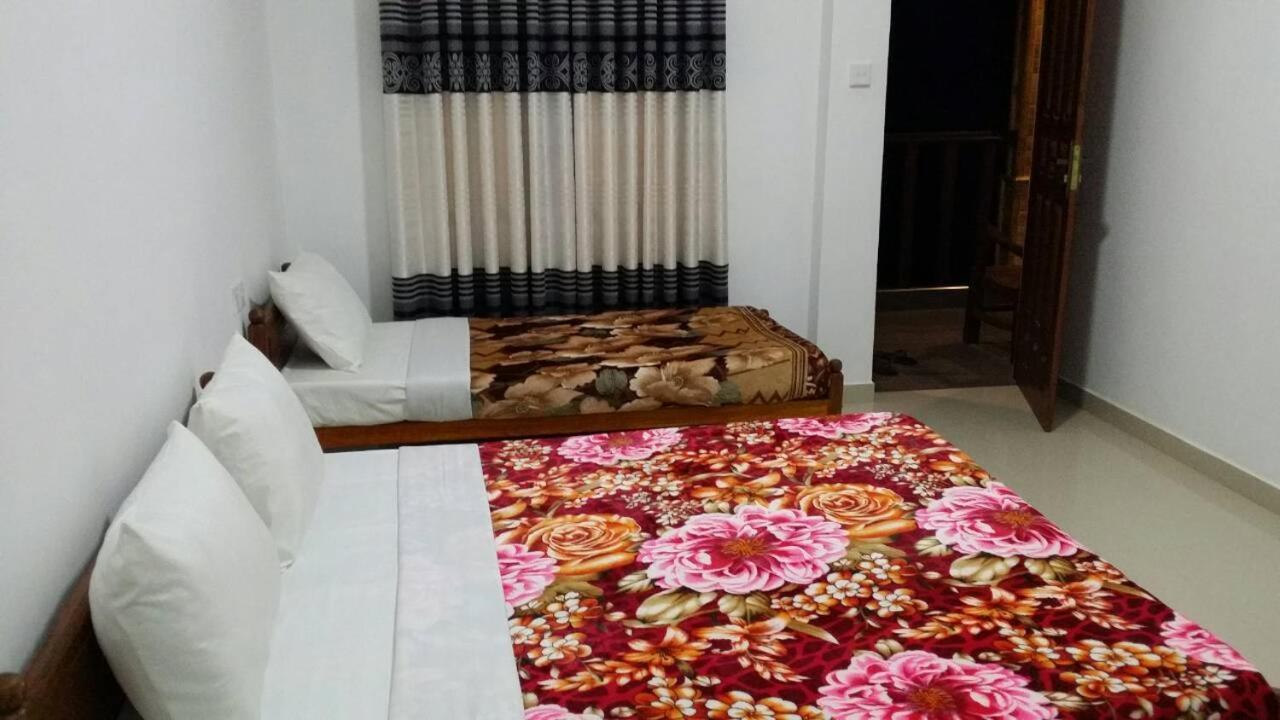 Tea Breeze Motel Nallathanniya Bagian luar foto