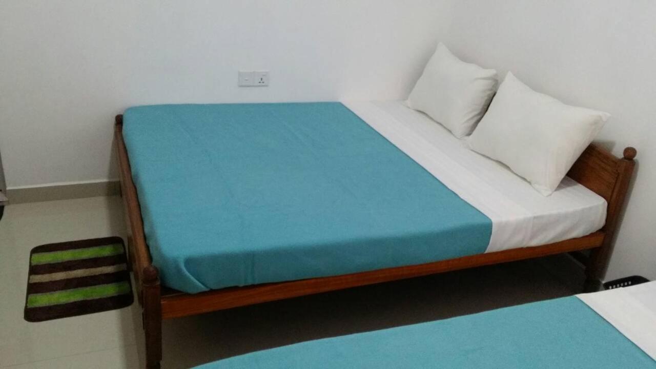 Tea Breeze Motel Nallathanniya Bagian luar foto