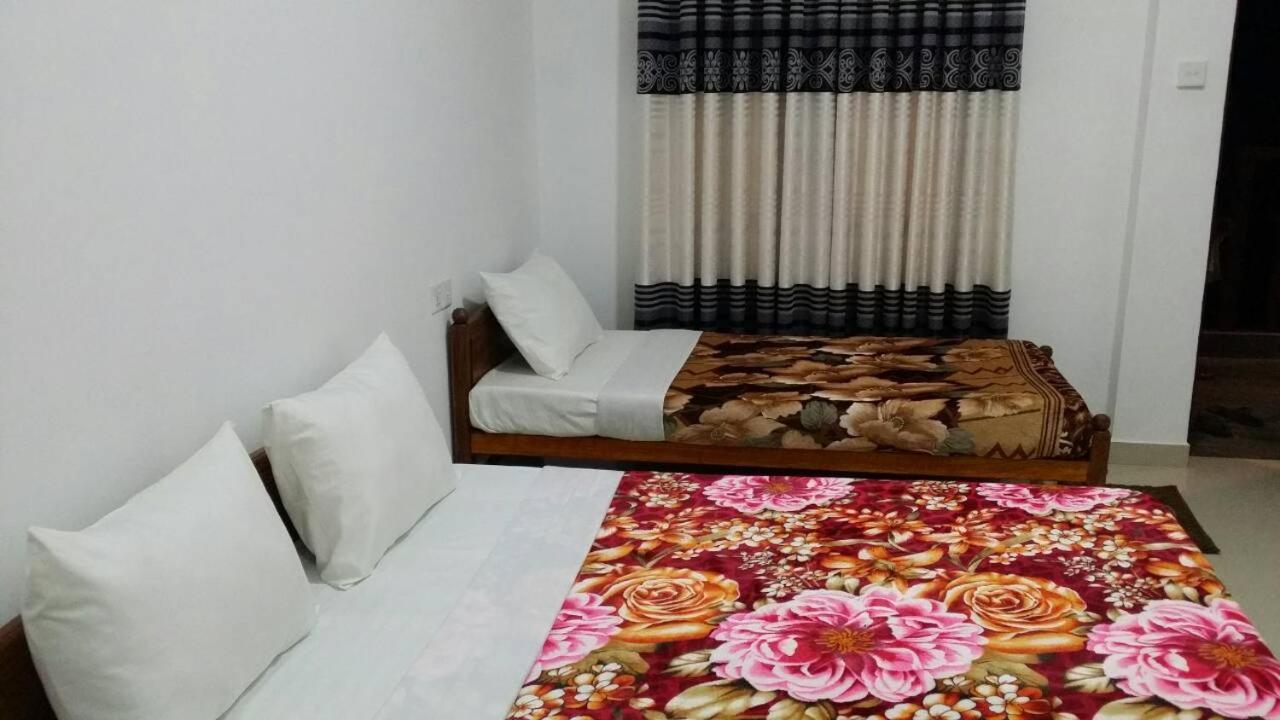 Tea Breeze Motel Nallathanniya Bagian luar foto