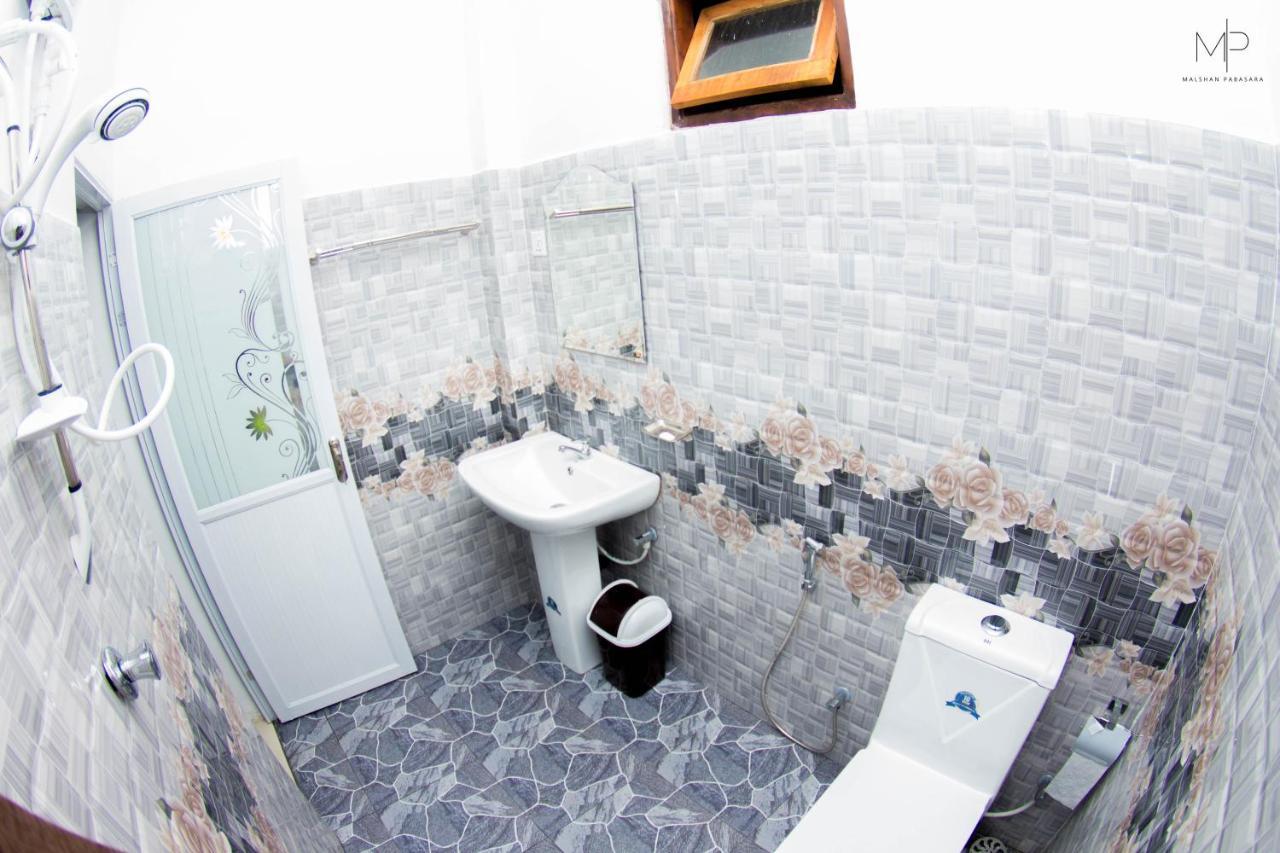 Tea Breeze Motel Nallathanniya Bagian luar foto